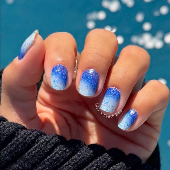 *Exclusive* Color Street: Frosted Fizz | Blue Ombre Glitter Winter Holiday Party - Picture 10 of 12